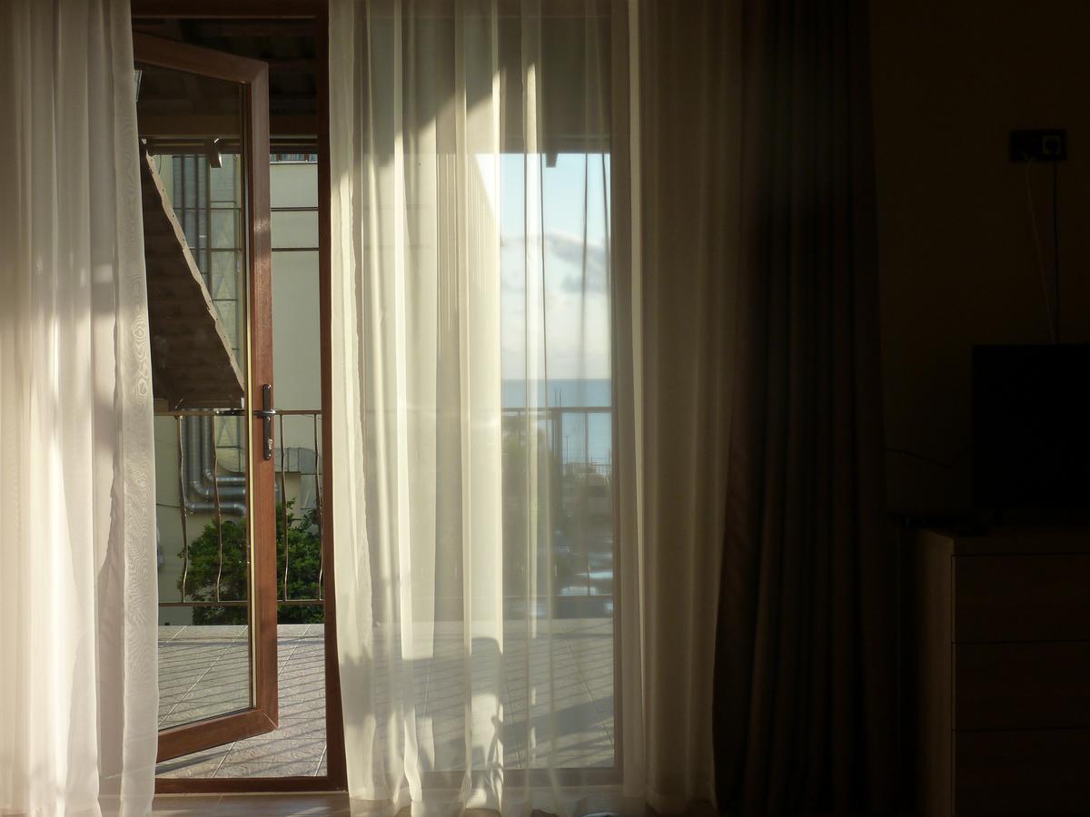 Guest House Letto 가그라 외부 사진